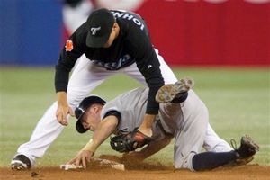 Los Azulejos derrotan 5-4 a Yanquis