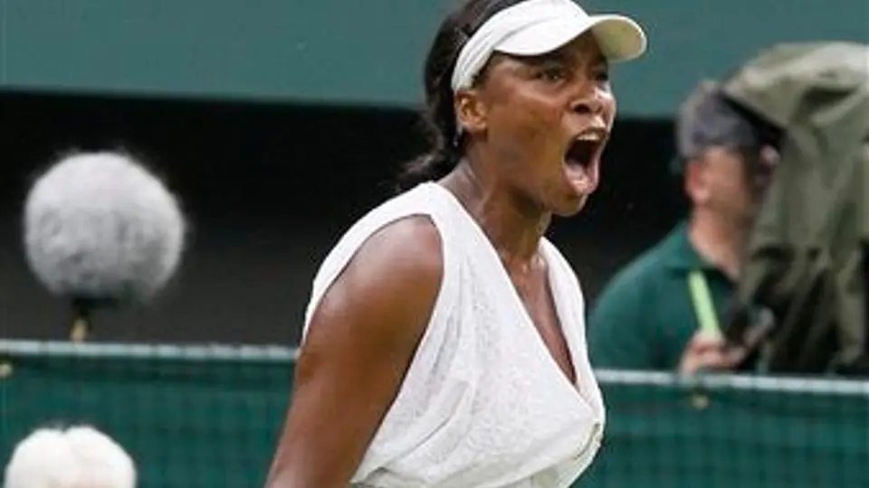 Venus derrota a la mayor del torneo, Date-Krumm