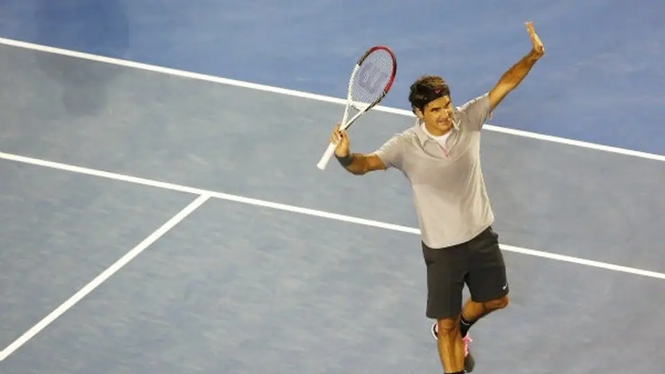 Federer vence a Tomic y suma 250 triunfos en Grand Slam