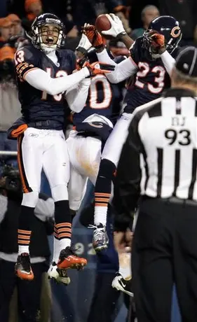 Cutler da cuatro pases de touchdown; Osos vencen  31-26 a Filadelfia