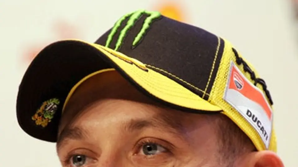 Rossi aún se recupera de lesión de hombro