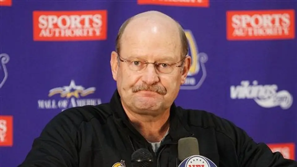 Vikingos despiden a su entrenador en jefe, Brad Childress