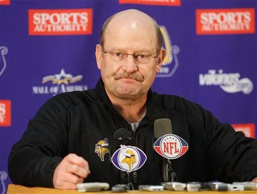 Vikingos despiden a su entrenador en jefe, Brad Childress