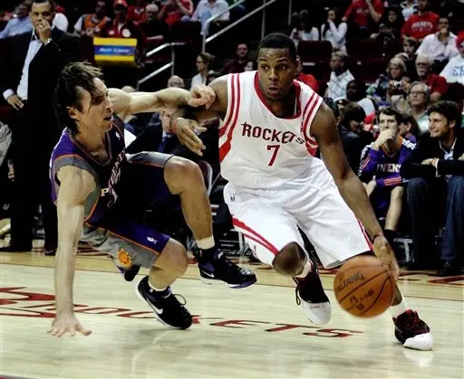 Nash domina a Rockets; Suns 123-116 Houston