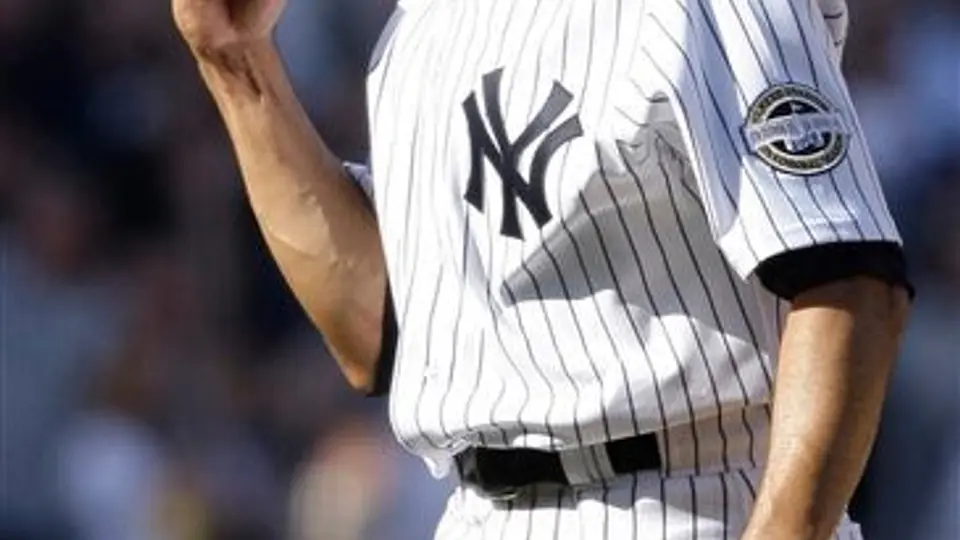 Mariano Rivera firma acuerdo con Yanquis por dos años y 30 mdd