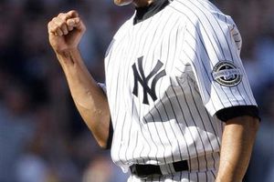 Mariano Rivera firma acuerdo con Yanquis por dos años y 30 mdd