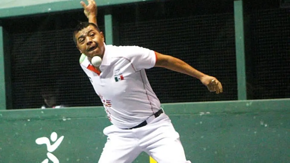 Heriberto López gana medalla de Oro en Frontón