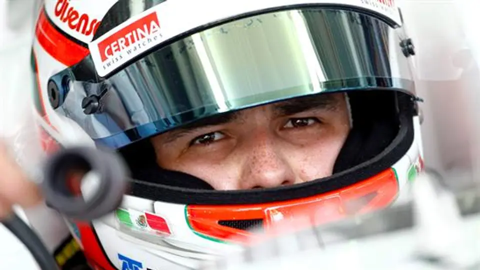 Mexicano fuera en Malasia por incidente con un Toro Rosso