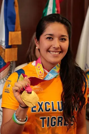 La UANL otorga un reconocimiento a Mariana Avitia