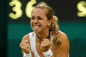 Lisicki llora tras eliminar a Li Na en Wimbledon