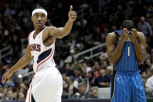 Horford arruina debut de Arenas; Atlanta vence 91-81 al Magic