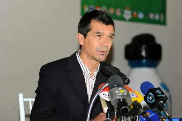 Borgetti quiere convertirse en maratonista