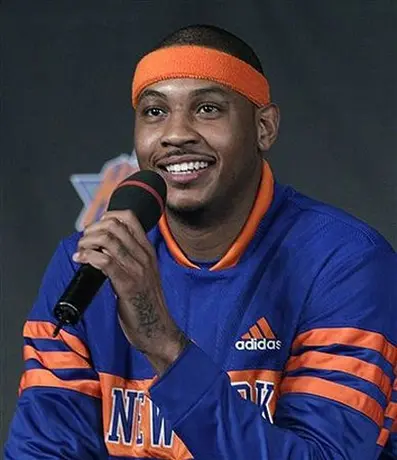 Carmelo Anthony inaugura cancha de basketball en Puerto Rico