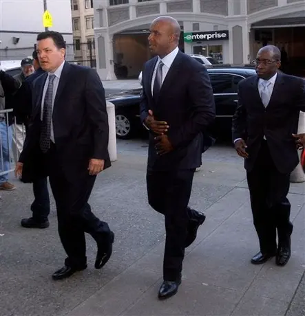 Divulgan mensajes de Barry Bonds a una amante