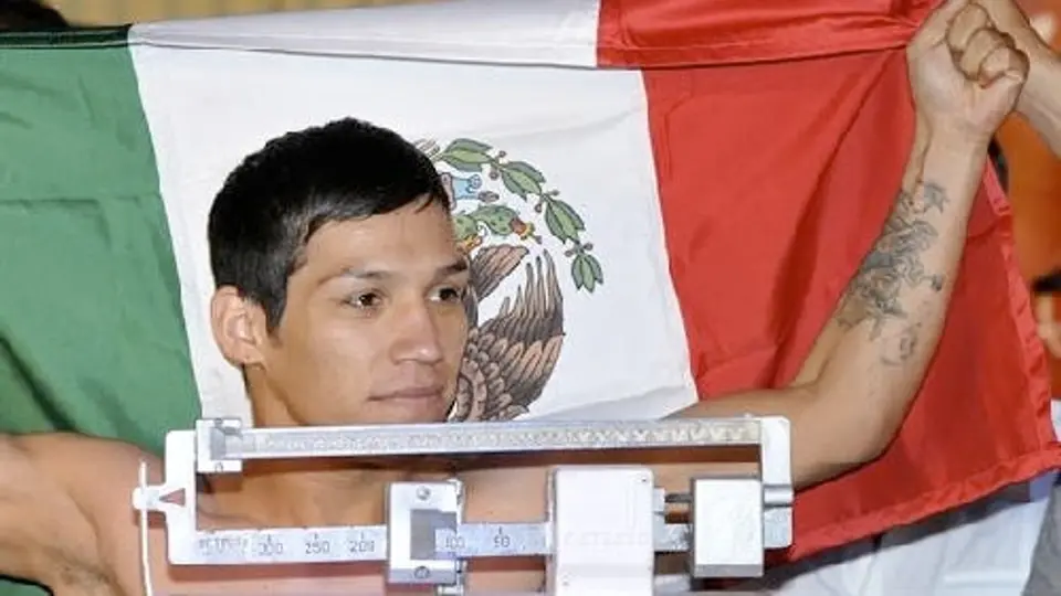 Cumple "Tyson" Márquez con el peso para enfrentar a Luis Concepción