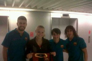 Caroline Wozniacki visita al Barcelona en su hotel