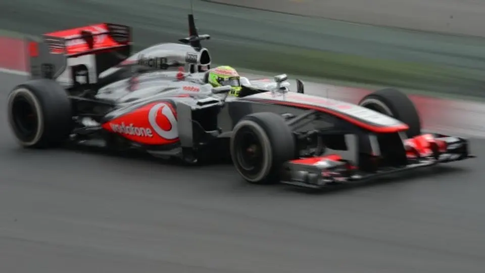 Checo Pérez acepta que aún le falta adaptarse a McLaren