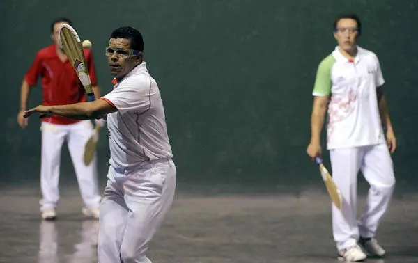 Argentina le arrebata el oro a México en frontón