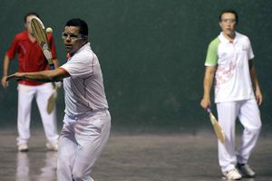 Argentina le arrebata el oro a México en frontón