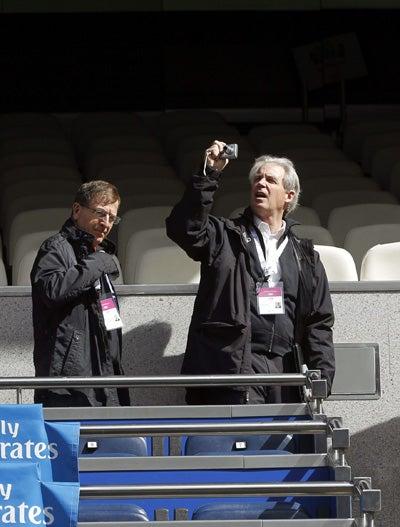 La Comisión de Evaluación revisó las instalaciones del Santiago Bernabéu | EFE