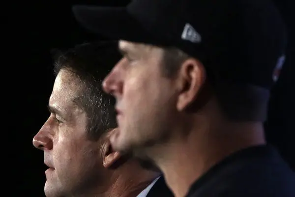 Histórica conferencia de los Hermanos Harbaugh