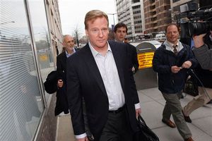 Futuro brumoso en la NFL; esta noche expira contrato