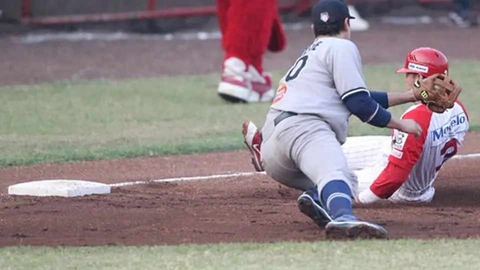 A los Sultanes se les complica equipos del Sur