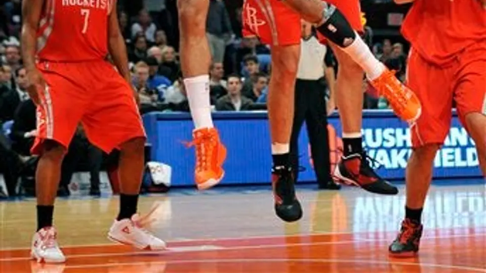 Con 24 puntos de Luis Scola, Rockets vence 104-96 a Knicks