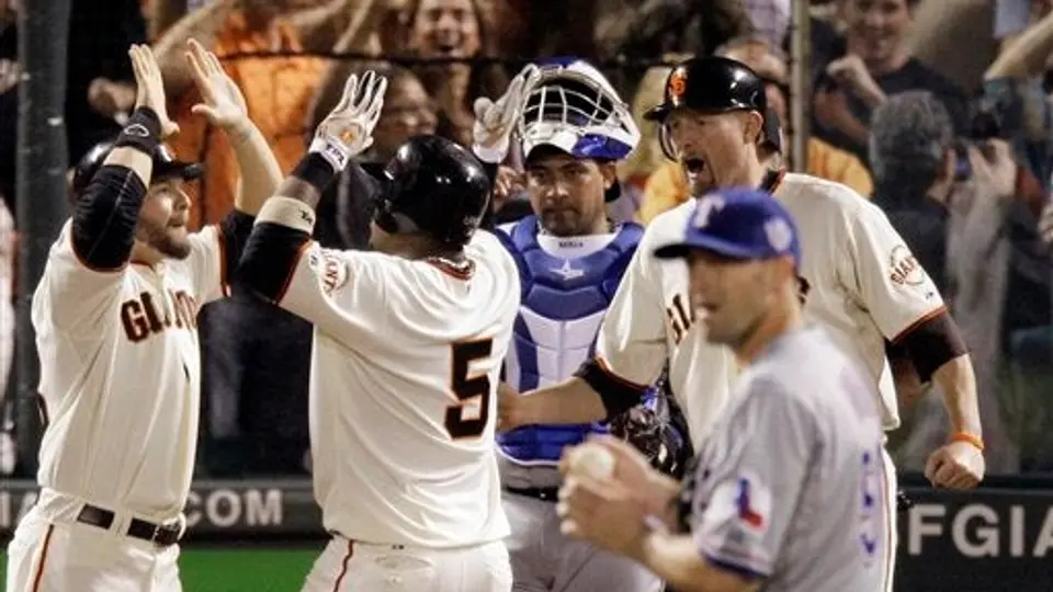 Los Gigantes pegan primero; derrotan 11-7 a Rangers