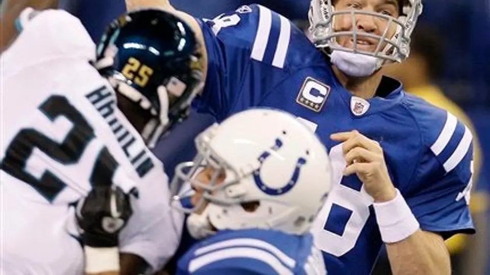 Manning lanza dos TD y Potros vence 34-24 a Jacksonville