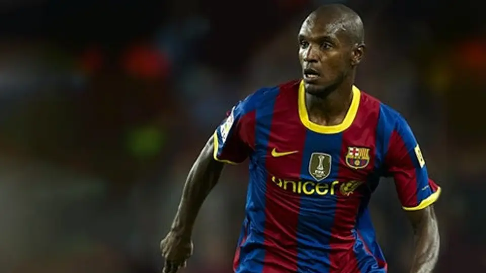 Eric Abidal volvió a entrenarse con el Barça