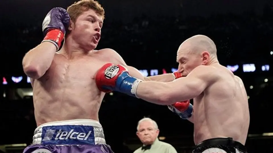 Canelo Campeón, pero sin nocaut