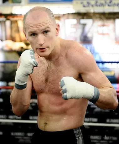 Hatton asegura que dará la sorpresa ante el Canelo