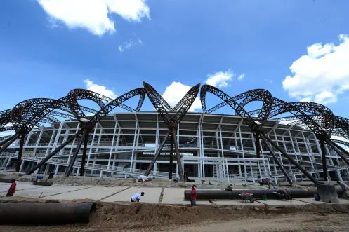 Nuevo retraso en el Estadio de Atletismo