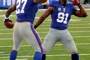 Jacobs y Bradshaw arrollan a Washington; Gigantes doblega 31-7 a Pieles Rojas