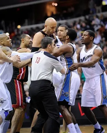 NBA suspende a John Wall por pelea ante jugador de Miami