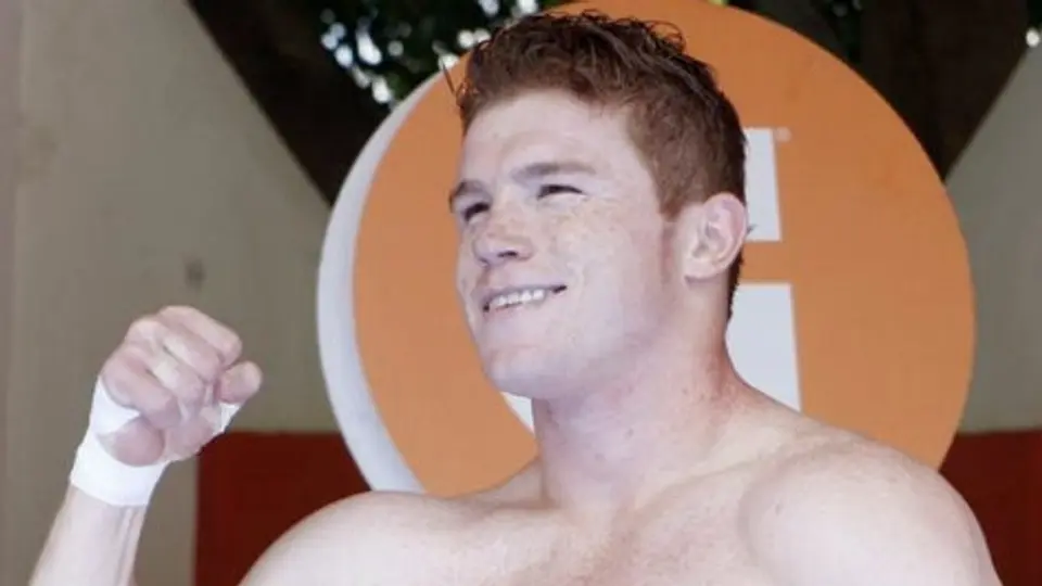 Canelo y Rhodes superan la báscula