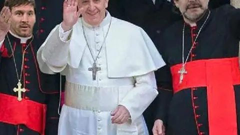 Circula foto arreglada de Messi y Maradona con el Papa