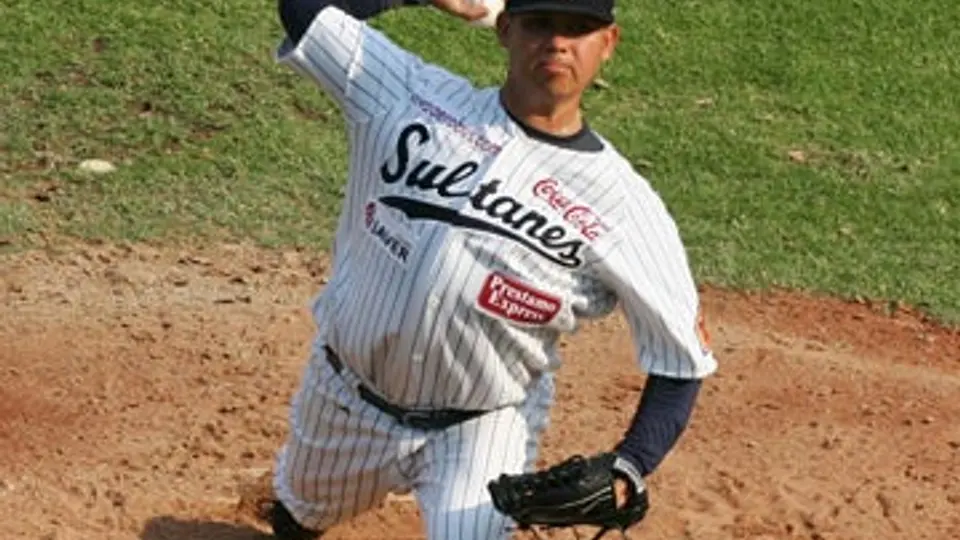 Sultanes vence a Broncos de Reynosa 6-2