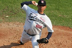 Sultanes vence a Broncos de Reynosa 6-2