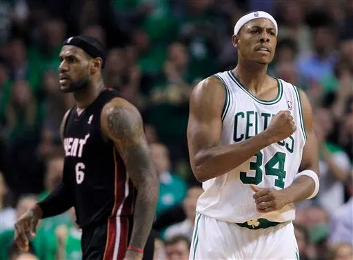 Celtics 88, Heat 80, pese a 31 puntos de LeBron