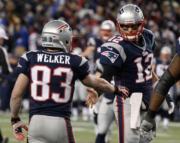 La combinación Brady-Welker ya les ha dado puntos a los Patriotas | AP
