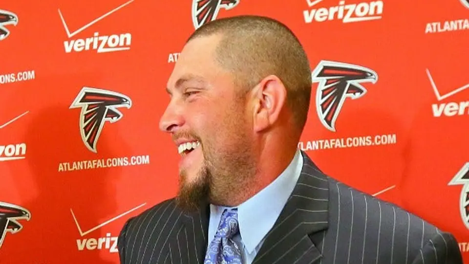 Todd McClure anuncia su retiro de la NFL