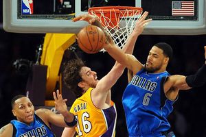 Mavericks vence a Lakers y los pone contra las cuerdas