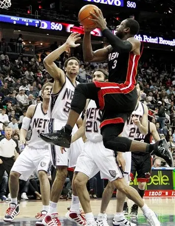 Miami vence 108-94 a Nueva Jersey