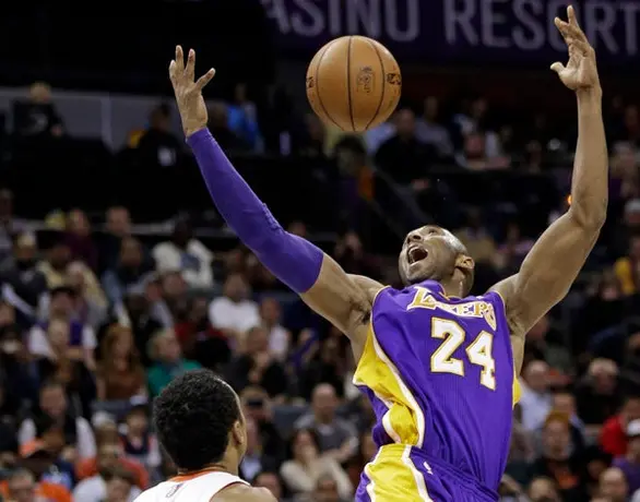 Lakers le propina la sexta derrota seguida a Bobcats