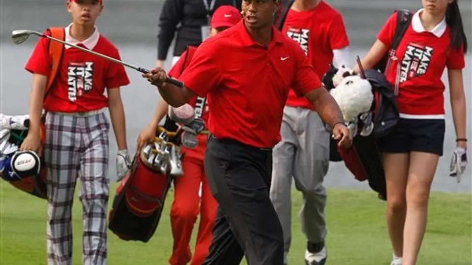 Woods siente que su juego empieza a mejorar