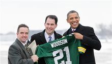 Obama felicita a coach de Green Bay; recibe jersey del Campeón