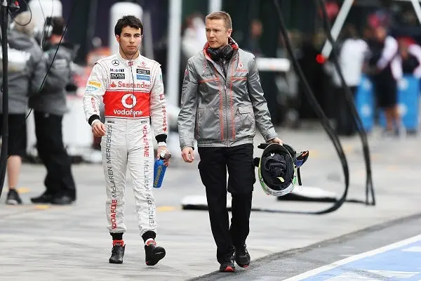 Checo Pérez termina 11; Gutiérrez, 13, en Australia
