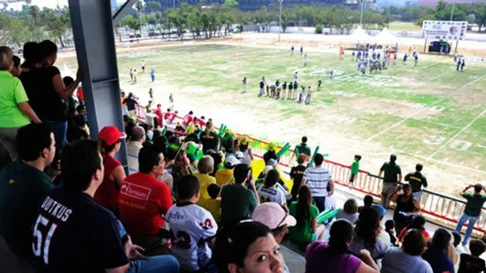 Medina reinaugura el Estadio Nuevo León Unido